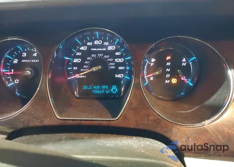 2010 Ford Taurus Limited из США, поврежденный, VIN 1FAHP2FW5AG161612